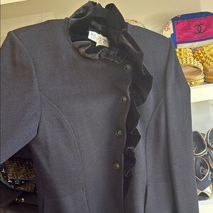 St.John Elegant Evening Jacket, knit with removable velvet collar Sz 8